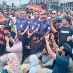 স্বাস্থ্য কর্মকর্তার অপসারণের দাবিতে বরিশাল-ঢাকা মহাসড়ক অবরোধ