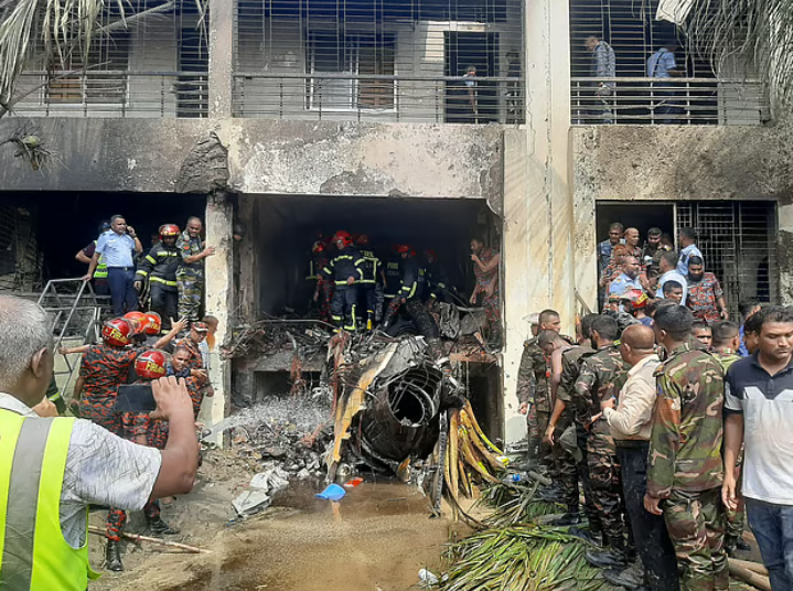 উত্তরায় বিমান বিধ্বস্তের ঘটনায় নিহত বেড়ে ১৯, আহত দেড় শতাধিক