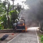 গোপালগঞ্জে পুলিশের গাড়িতে আগুন দিলো নিষিদ্ধ ছাত্রলীগ